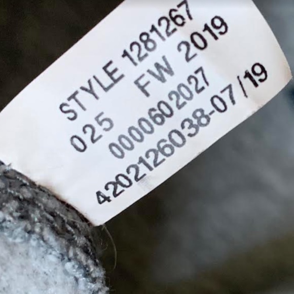 Under Armour Pullover - Picture 10 of 14